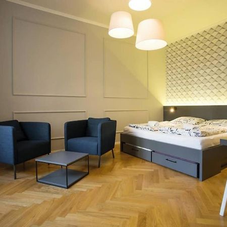 Design Studio Andel, All Historical Sights Walkable Prag Exteriör bild