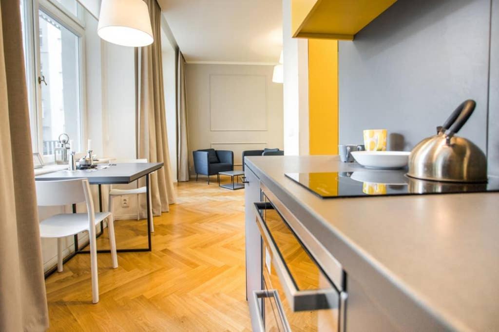 Design Studio Andel, All Historical Sights Walkable Prag Exteriör bild